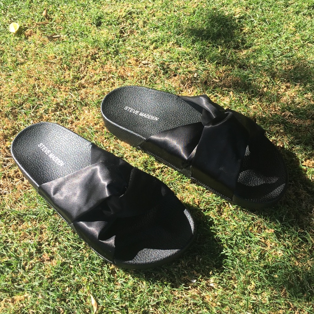 Steve Madden Pool Slide